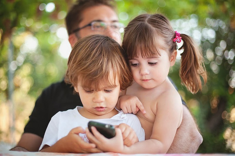 Should You Give Your Child a Smartphone?